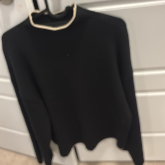 Max Studio London Elegant Black Sweater Sz Medium - Picture 12 of 12